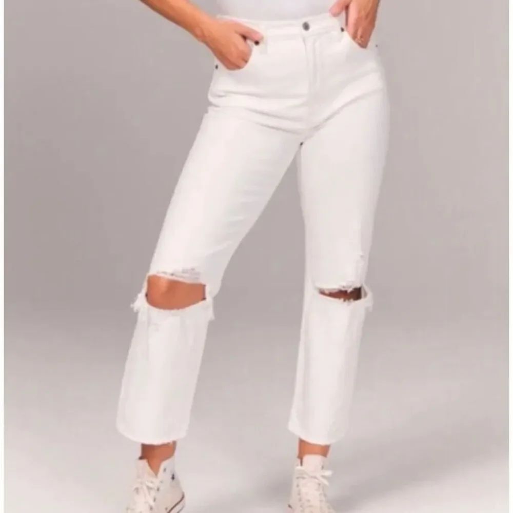 Abercrombie & Fitch ankle straight ultra high rise white distressed jeans 28s